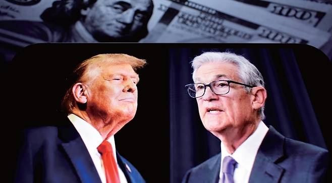 도널드 트럼프(왼쪽) 미국 대통령과 제롬 파월 연방준비제도 의장. 트럼프는 파월 의장이 금리를 더 인하하기를 원한다. /셔터스톡 / 이코노미조선