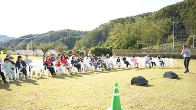 ▲ 횡성군과 횡성교육지원청 횡성사회적협동조합은 24~25일 춘당 노다지휴양마을 일원에서 ‘2025년 횡성 농어촌유학 가족 캠프 ‘횡성 도담도담 촌캉스’를 운영했다.