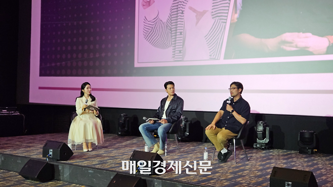 신승호 배우(가운데)와 이종범 작가(오른쪽)이 19일 서울 송파구 잠실동 롯데월드몰 롯데시네마에서 2025년 월드웹툰페스티벌의 토크콘서트를 진행하고 있다. [이가람 기자]