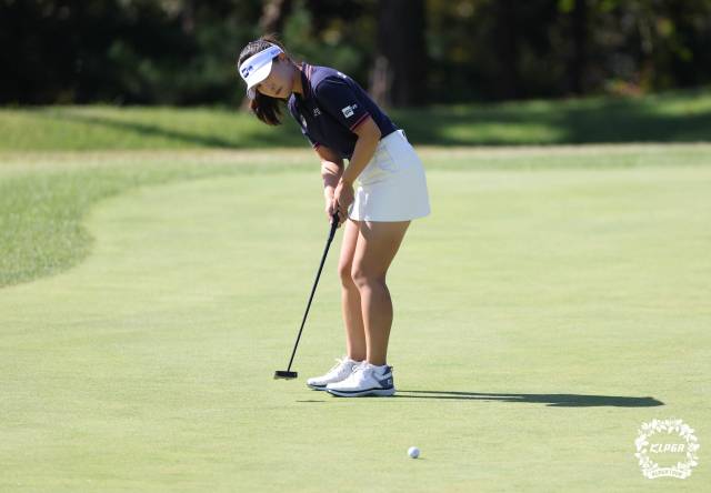 퍼팅을 하고 있는 이율린. 사진 제공=KLPGA