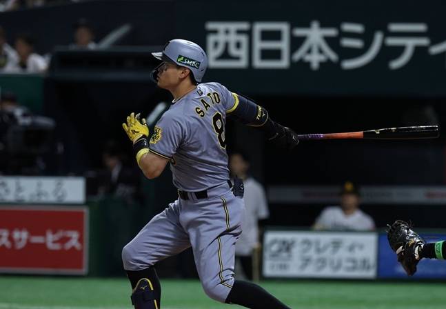 사토 테루아키. /사진=한신 타이거즈 공식 홈페이지