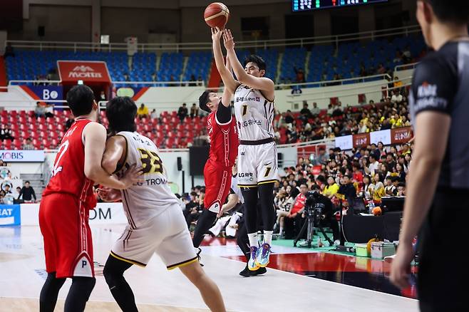 슛 하는 유기상 [KBL 제공. 재판매 및 DB 금지]