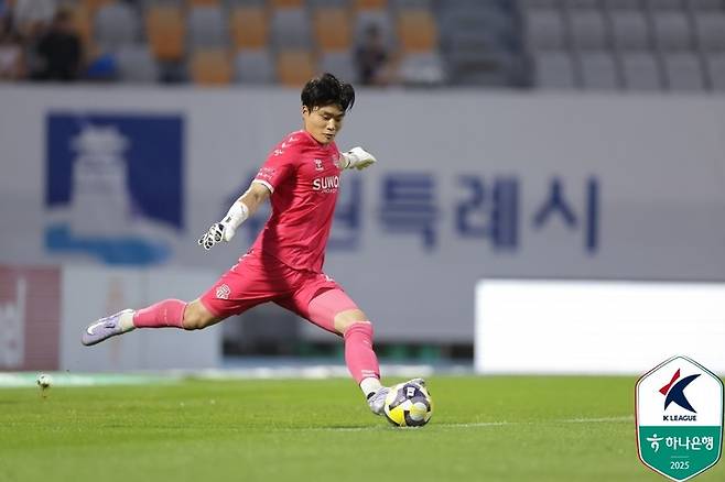 수원FC 골키퍼 황재윤
