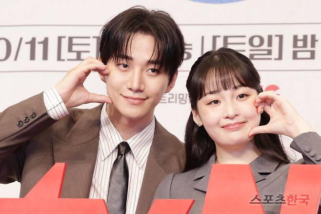 tvN 새 토일드라마 '태풍상사' 제작발표회에 참석한 배우 이준호, 김민하. 25.10.1 ⓒ이혜영 기자 lhy@hankooki.com
