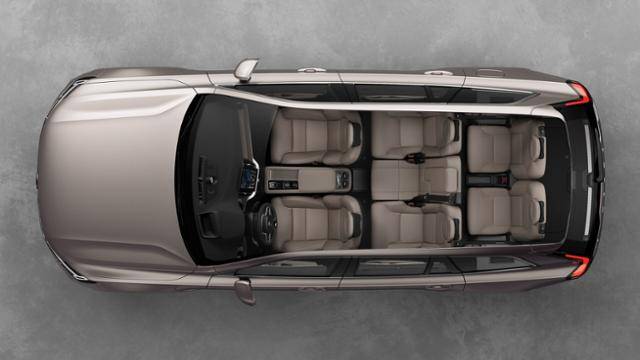 볼보 7인승 스포츠유틸리티차(SUV) XC90 내부. 시트 소재부터 조명까지 편안한 고급스러움을 강조한다. 볼보자동차코리아 제공