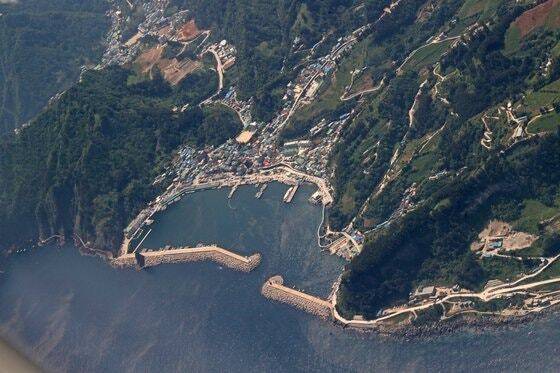 비행기에서 내려다본 경북 울릉군 울릉읍 저동항 전경. 연합뉴스
