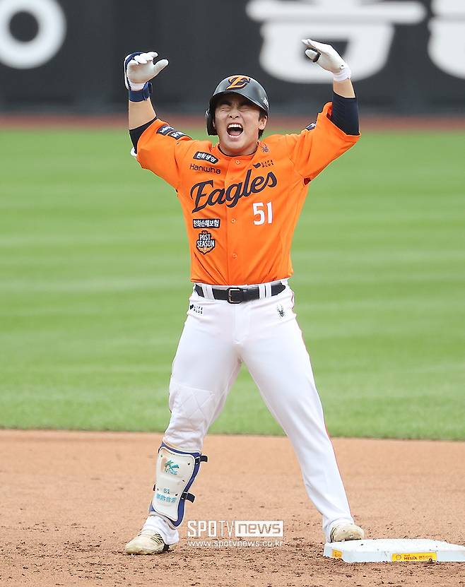 ▲ 플레이오프부터 좋은 타격감을 이어 가며 팀의 기대를 모으고 있는 문현빈 ⓒ곽혜미 기자