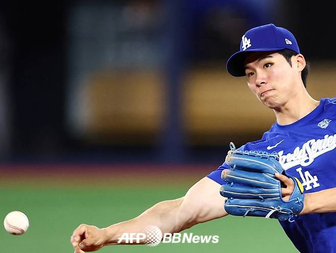 김혜성의 지난 24일(한국 시각) 훈련 모습. 왼쪽 눈 근처에 멍이 들어 있는 모습이다. /AFPBBNews=뉴스1