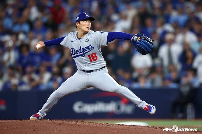 26일 역투를 펼친 야마모토의 모습. /AFPBBNews=뉴스1