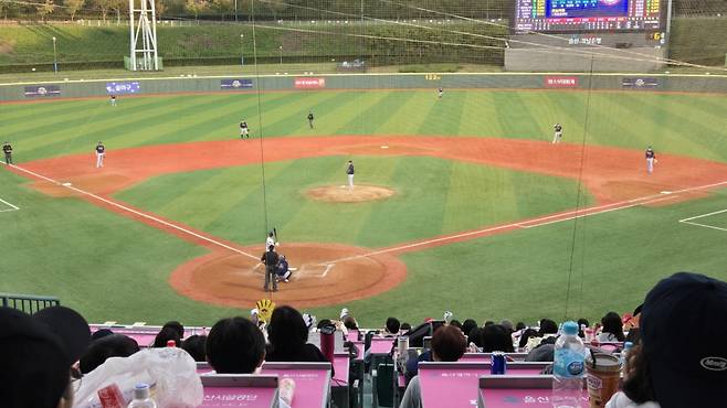 롯데 자이언츠와 멜버른 에이시스 경기가 열리고 있다. /사진=KBO