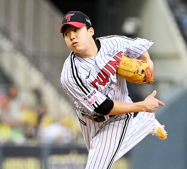 13일 잠실야구장에서 열린 KIA와 LG의 경기, LG 선발투수 임찬규가 역투하고 있다. 잠실=허상욱 기자wook@sportschosun.com/2025.09.13/