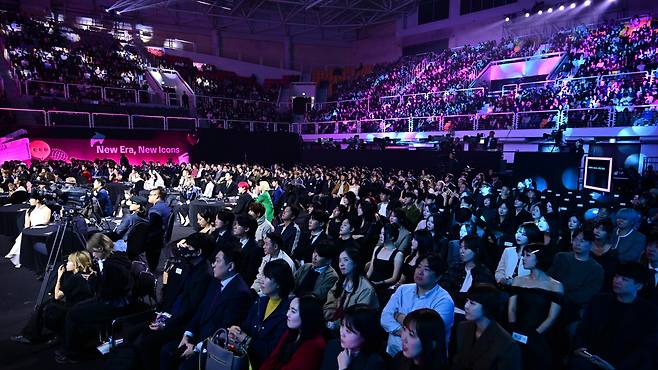 틱톡 어워즈 2025 현장을 즐기고 있는 관객들. 사진=틱톡코리아