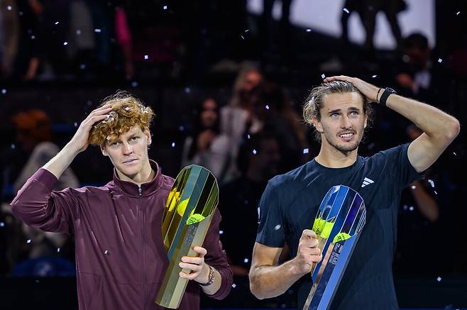 알렉산더 즈베레프가 비엔나오픈에서 또다시 야닉 시너에게 무릎을 꿇으며 준우승에 그쳤다. GettyimagesKorea