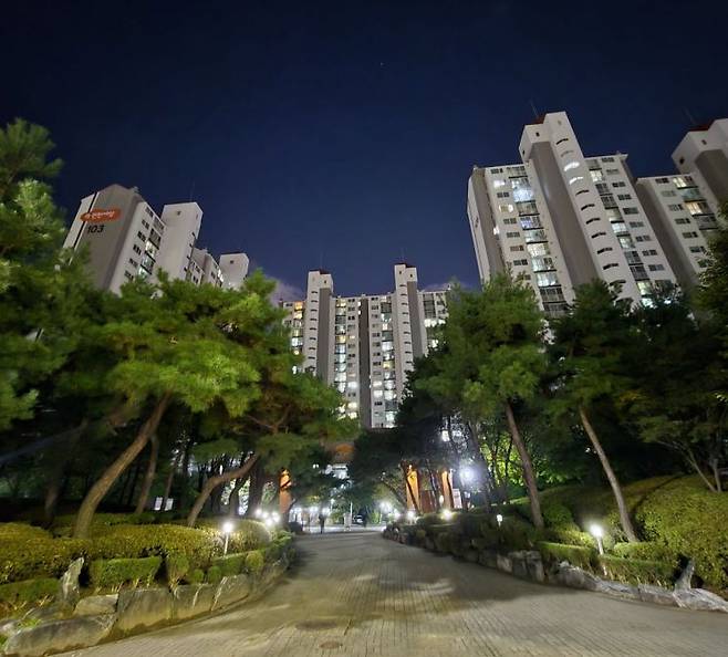 지난 25일 경기 구리시 토평마을e편한세상 아파트 단지 전경. 최서윤 기자