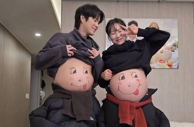 개그우먼 출신 유튜버 임라라와 남편 손민수. 임라라 인스타그램