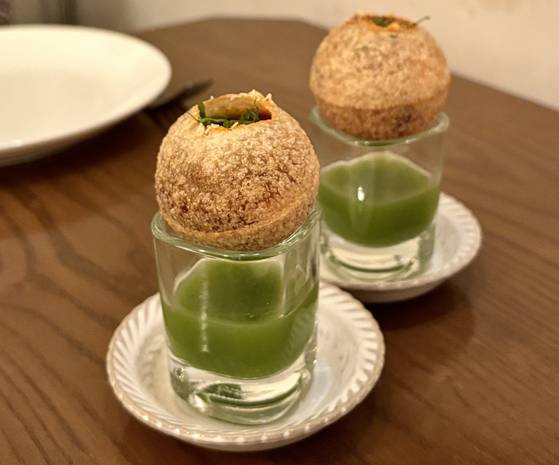 Pani Puri at Indica in Yongsan District, central Seoul [LEE JIAN]