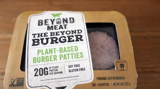 비욘드 미트의 식물성 고기 패티. (사진=AP 연합뉴스)