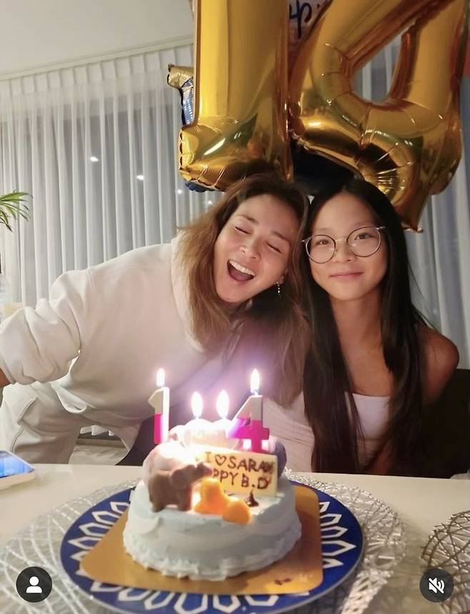 [서울=뉴시스] 야노 시호(왼쪽부터), 추사랑. (사진=야노 시호 인스타그램 캡처)  2025.10.26. photo@newsis.com *재판매 및 DB 금지