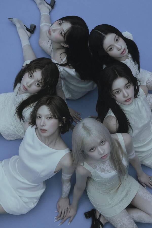 ▲ 새 앨범 '블루 밸런타인'으로 각종 차트를 휩쓴 엔믹스. 제공|JYP엔터테인먼트
