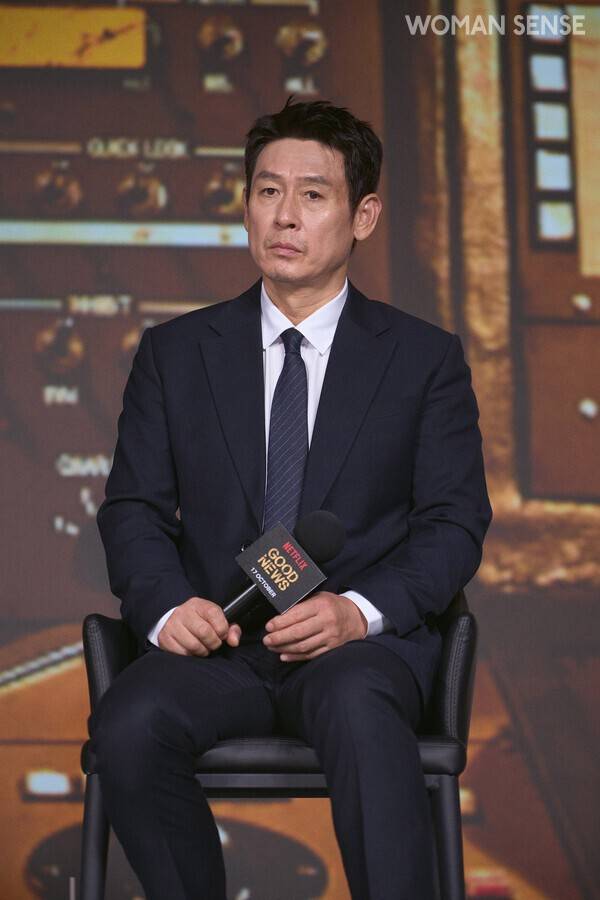 지난 10월 14일 서울 JW메리어트 동대문스퀘어에서 열린 제작보고회에 참석한 설경구. 사진 넷플릭스 제공&nbsp;&nbsp;