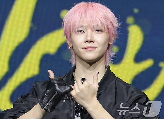 그룹 &TEAM(앤팀) 니콜라스가 28일 오후 서울 용산구 블루스퀘어에서 가진 한국 데뷔 미니 1집 'Back to Life' 쇼케이스에 참석해 포즈를 취하고 있다. 2025.10.28/뉴스1 ⓒ News1 권현진 기자