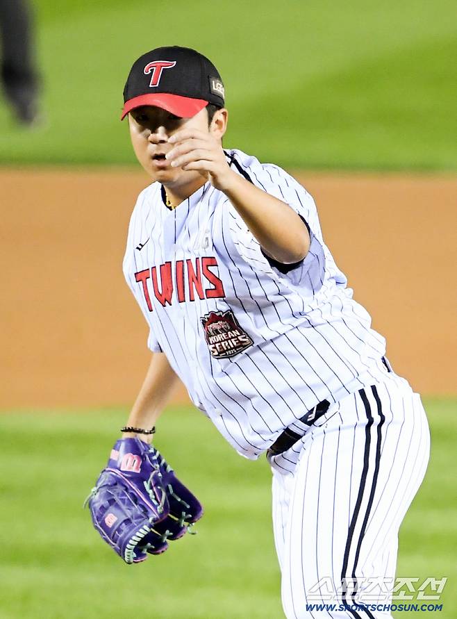 27일 잠실구장에서 열린 한국시리즈 2차전 LG 트윈스와 한화 이글스의 경기. LG 송승기가 역투하고 있다. 잠실=박재만 기자 pjm@sportschosun.com/2025.10.27/