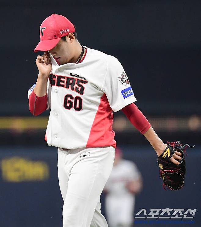 11일 광주 기아챔피언스필드에서 열린 KIA와 롯데의 경기. 1회 1실점 투구를 마치고 마운드를 내려오는 KIA 김도현. 광주=송정헌 기자songs@sportschosun.com/2025.09.11/