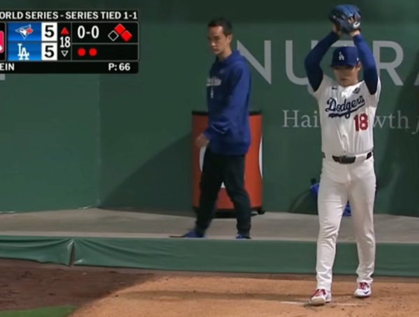 불펜 투구를 하며 출격을 기다렸던 야마모토 요시노부. ⓒ중계화면 캡처