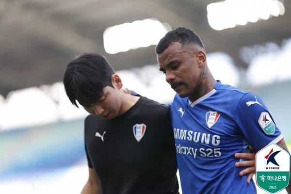 세라핌(오른쪽, 수원삼성). 한국프로축구연맹 제공