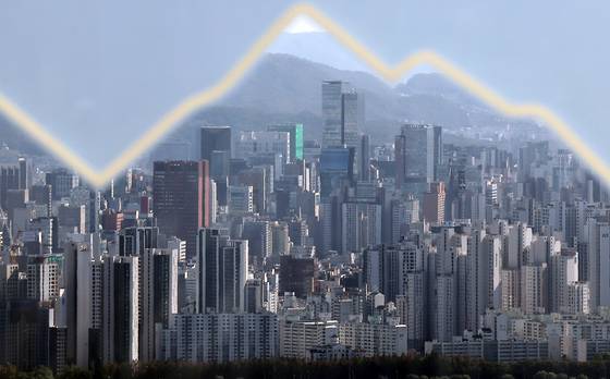 지난 26일 KB부동산이 발표한 10월 주택가격동향에 따르면 서울 아파트 매매가격은 10·15 부동산 대책 발표 이전까지 기준으로 올해 들어 최고 상승률을 기록한 것으로 나타났다. 뉴스1