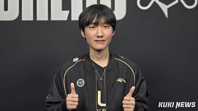 ‘피넛’ 한왕호가 18일 중국 베이징 스마트 e스포츠 센터에서 쿠키뉴스와 인터뷰하고 있다. 김영건 기자
