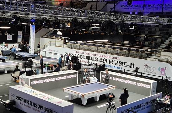 광주3쿠션월드컵이 오는 11월 3일부터 광주광역시 빛고을체육관서 열린다. 이번 대회에는 지난해 서울3쿠션월드컵 우승자 야스퍼스를 비롯 149명이 참가하며 (왼쪽부터) 조명우 허정한 김행직 등 한국선수 32명이 출전한다. 사진은 지난해 서울3쿠션월드컵 현장. (사진=MK빌리어드뉴스 DB)