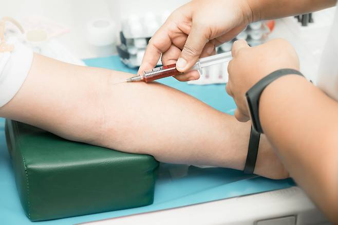 당화혈색소 검사는 병원에서 정맥 채혈 검사를 통해 진행한다.