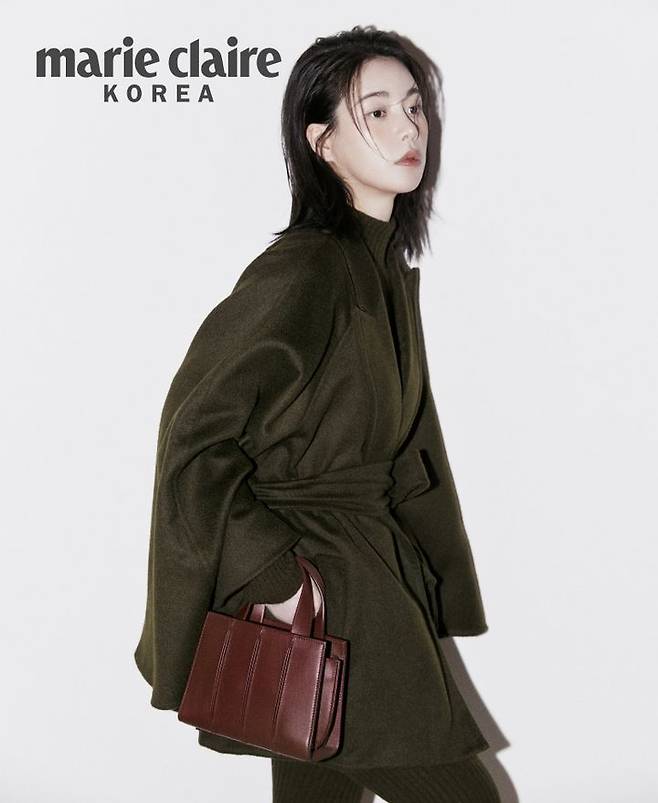 [서울=뉴시스] 28일 패션 매거진 '마리끌레르 코리아'는 임지연과 함께한 11월 호 화보를 공개했다. (사진=마리끌레르 코리아 제공) 2025.10.28. photo@newsis.com *재판매 및 DB 금지