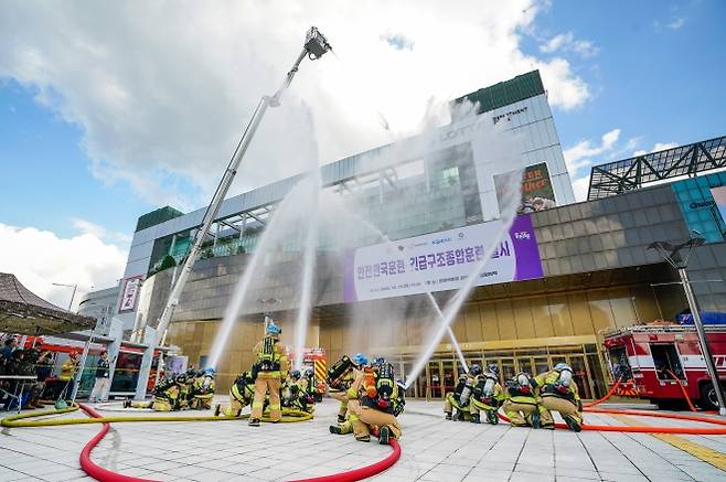 지난 23일 서울 동대문구 청량리역 광장에서 ‘2025 동대문구 안전한국훈련’이 진행되고 있다.  동대문구 제공