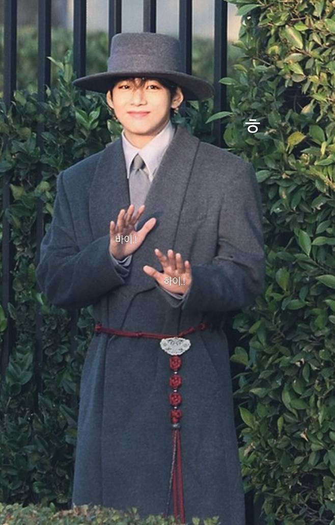 보그월드에서의 뷔(뷔 SNS))