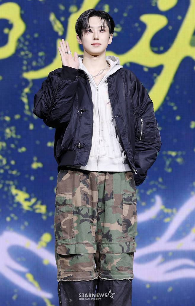 그룹 앤팀(&TEAM) 후마가 28일 서울 용산구 블루스퀘어에서 진행된 한국 데뷔 앨범 발매 기념 쇼케이스에서 포즈를 취하고 있다. /2025.10.28 /사진=김휘선 hwijpg@