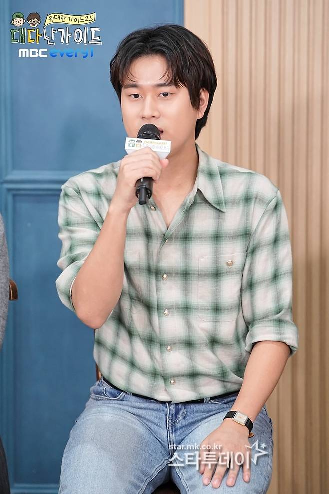 ‘위대한 가이드 2.5’ 제작발표회에 참석한 이무진. 사진| MBC에브리원