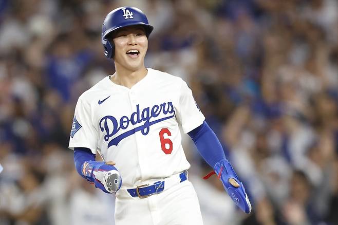 미국 메이저리그 LA 다저스의 김혜성이 28일(한국시간) 미국 캘리포니아주 로스앤젤레스의 다저스타디움에서 열리는 토론토 블루제이스와 2025 메이저리그 포스트시즌 월드시리즈(WS, 7전 4선승제, 다저스 1승1패) 3차전 선발 라인업에서 제외됐다. 사진 연합뉴스