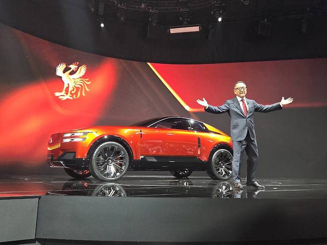 센추리 브랜드 출범행사를 주관하고 있는 토요다 아키오 토요타자동차 회장. /한국자동차전문기자협회 제공.