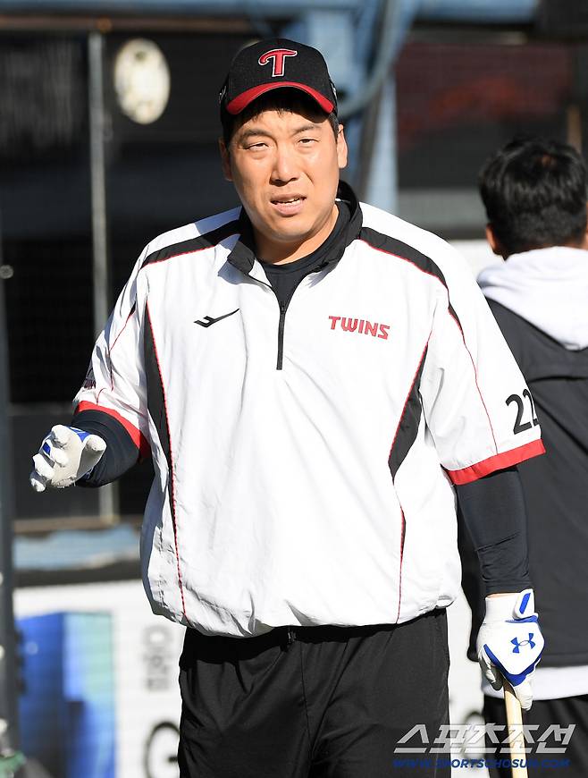 27일 잠실구장에서 열린 한국시리즈 1차전 LG 트윈스와 한화 이글스의 경기. LG 김현수가 훈련을 준비하고 있다. 잠실=박재만 기자 pjm@sportschosun.com/2025.10.27/