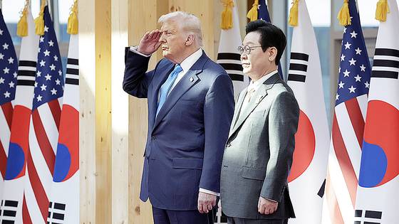 한미 정상회담이 열린 29일 경북 경주국립박물관에서 이재명 대통령과 도널드 트럼프 미국 대통령이 참석한 가운데 공식환영식이 열리고 있다. 전민규 기자