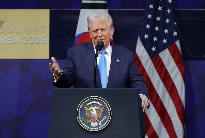 US President Donald Trump delivers a keynote address at the 2025 APEC CEO Summit at the Gyeongju Arts Center in North Gyeongsang Province on Wednesday. (Im Se-jun/The Korea Herald)