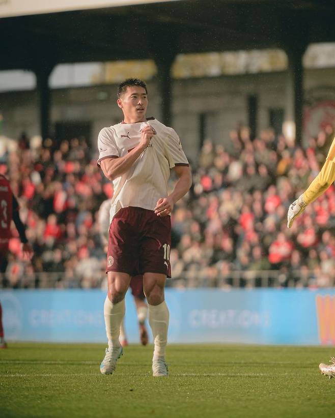 [노팅엄=AP/뉴시스]조규성 선발로 뛴 미트윌란, UEL. 2연승. 2025.10.02. *재판매 및 DB 금지