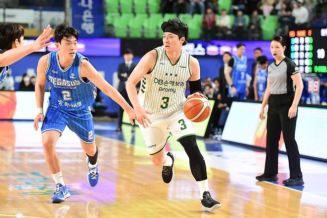 DB의 이정현(3번) [KBL 제공. 재판매 및 DB 금지]