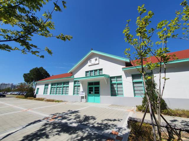 진영역철도박물관 전경. 김해시 제공