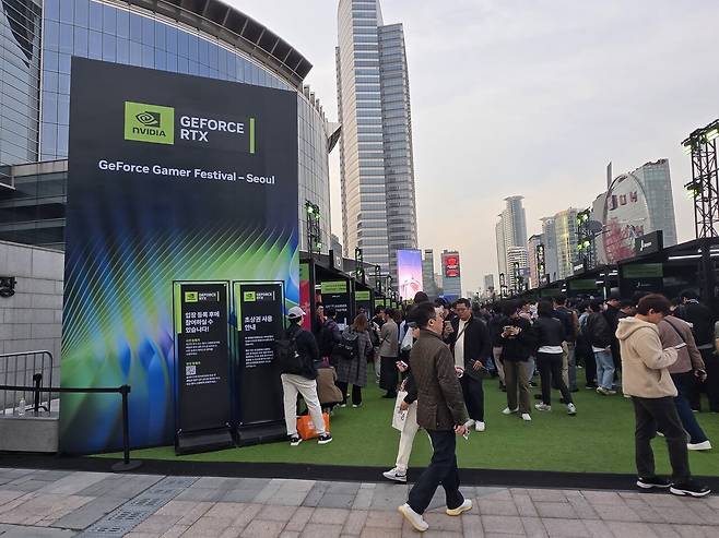 - 코엑스 K-POP 광장에 지포스 축제 등장