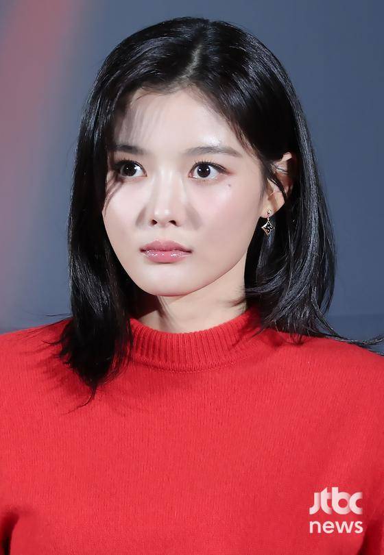 30일 오후 용산 CGV 아이파크몰에서 티빙 오리지널 '친애하는 X' 제작발표회가 열렸다. 이응복 연출, 배우 김유정, 김영대, 이열음, 김도훈이 참석했다. 박세완 엔터뉴스팀 기자 park.sewan@jtbc.co.kr