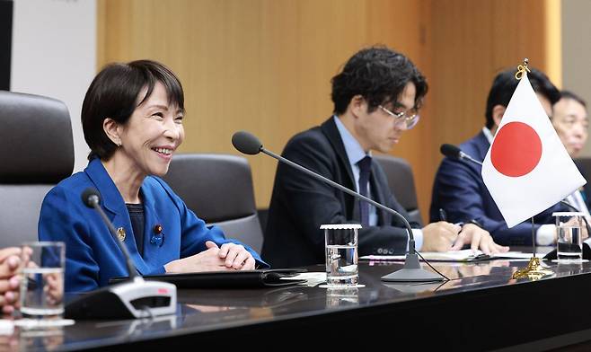 다카이치 사나에 일본 총리가 30일 경북 경주 APEC 정상회의장에서 열린 이재명 대통령과 한일 정상회담에서 발언하고 있다. 뉴시스