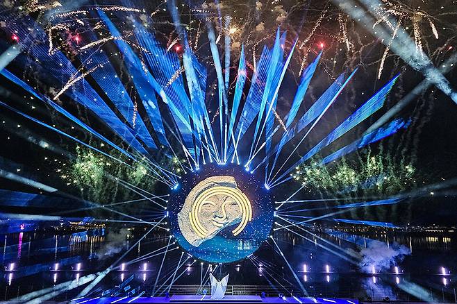 오는 11월2일까지 보문관광단지 보문호 일대에선 야간 멀티미디어쇼가 펼쳐진다. 경주시 제공